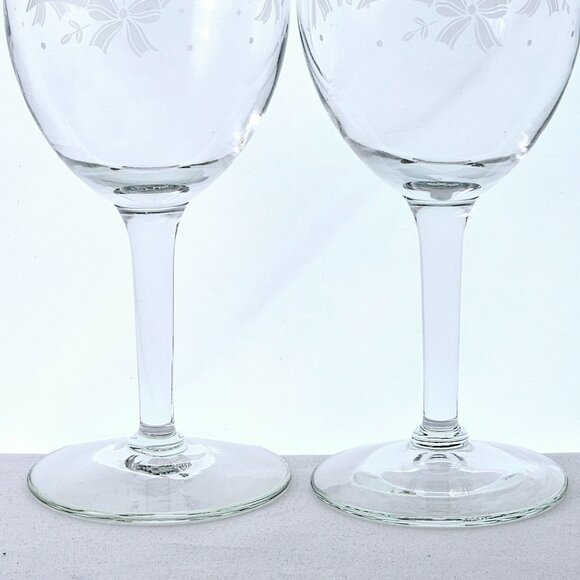 Princess House French Horn Wine Glasses Goblets 7" etched horn ribbon poinsettia - Picture 6 of 8